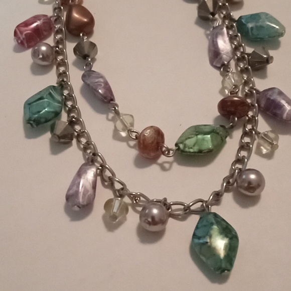 #651. 2 Piece Multi Colored & Faux Green Pearl Necklace Bundle - Picture 4 of 6